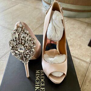 Badgley Mischka Kiara Embellished Peep-toe Pump (Light Pink) Size 5